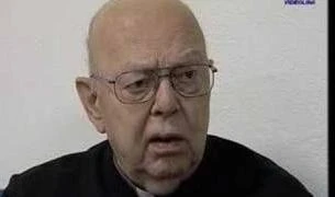Padre Amorth: &quot;Dietro Napolitano c&apos;è il demonio. E anche Crozza si avvale dei suoi consigli&quot;