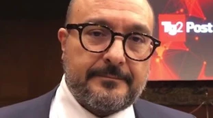 Tg2, la rivoluzione di Gennaro Sangiuliano: una grandissima sorpresa, ecco chi condurrà il tiggì della sera