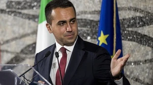 Luigi Di Maio e gli insulti contro Matteo Salvini: "Un uomo in trappola, ecco la sua ultima menzogna"
