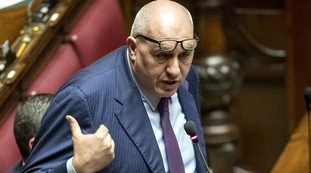 Guido Crosetto sindaco di Roma? No, grazie: "Guadagnerei meno di un idraulico e correrei più pericoli"