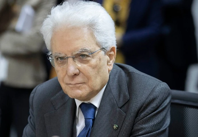 Sergio Mattarella, voce dal Colle: tre settimane senza impegni. Crisi di governo e voto subito?
