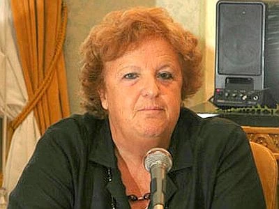 Cancellieri: "Otto ore d'aria per i detenuti" Il ministro contestato dai Giovani Pd