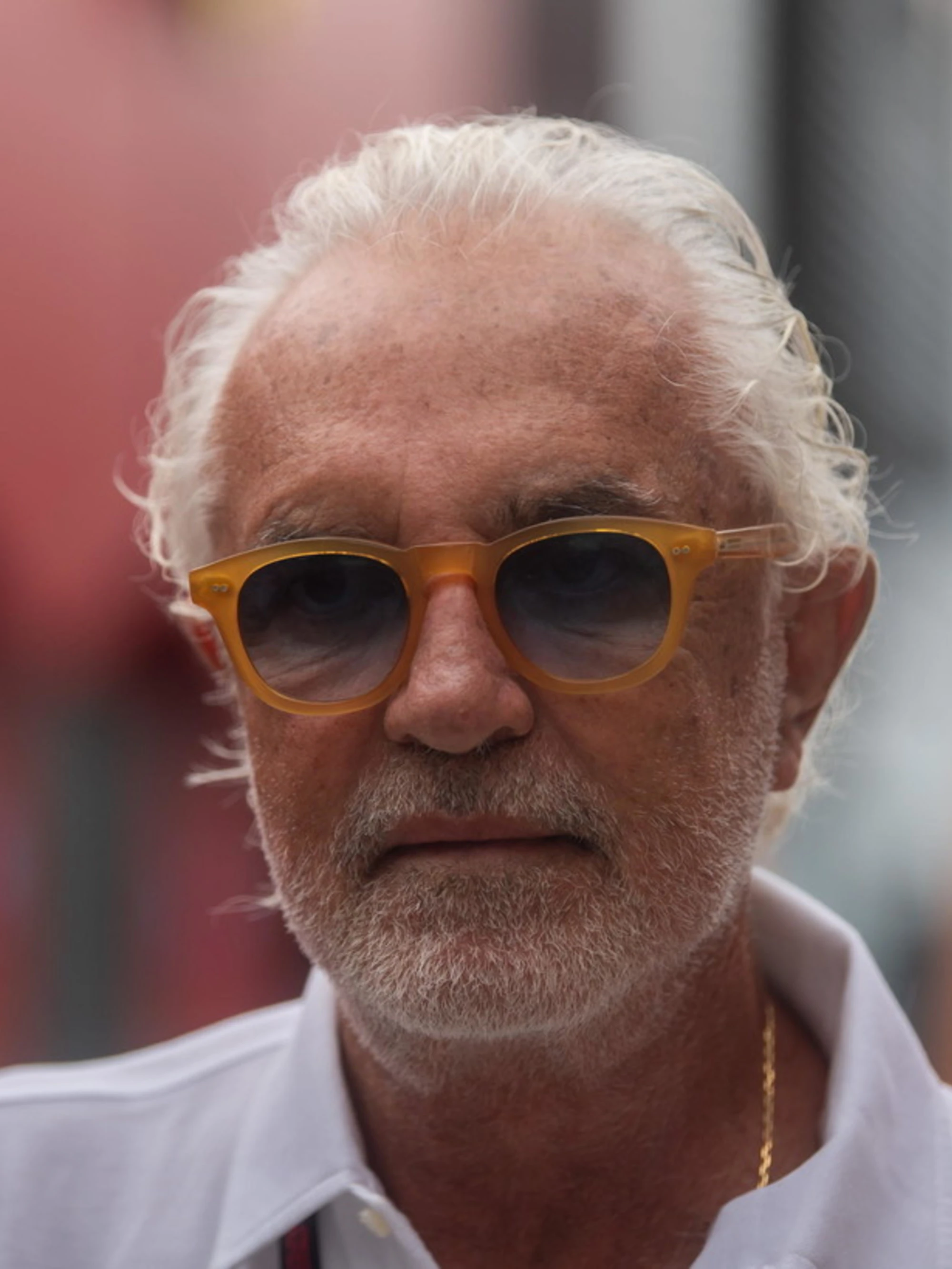 Flavio Briatore, l'auto che lo fa sbroccare: "Due mesi di attesa, sono inc***"
