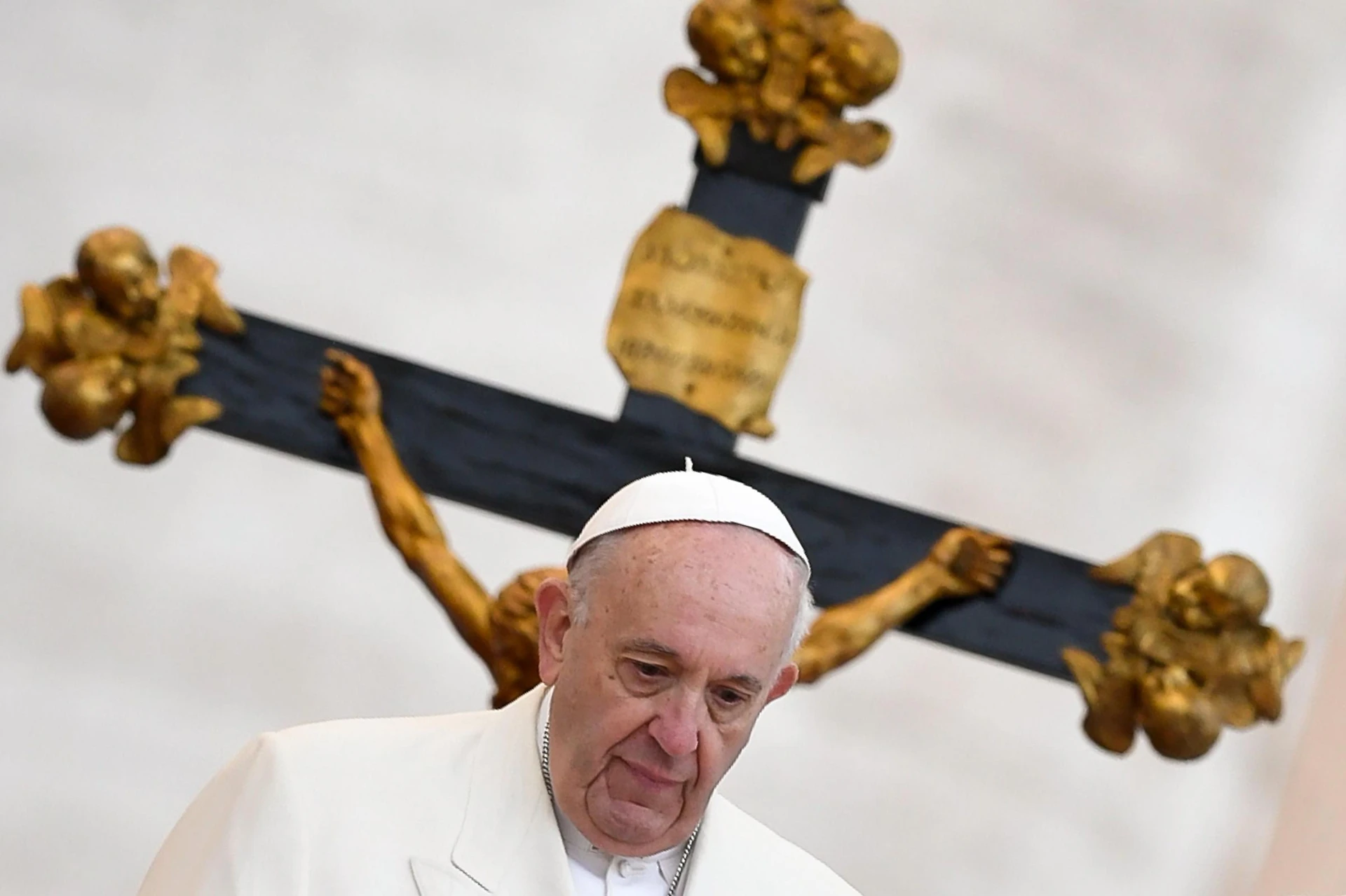 Vaticano, papa Francesco licenzia un'altra dirigente dello Ior: come vuole trasformare la banca della Santa Sede
