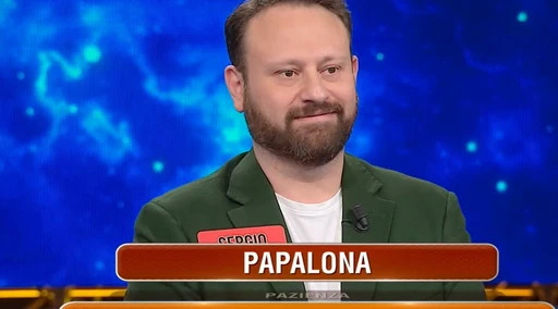 L'Eredità, "papalona è una froc***": clamoroso sfottò a Papa Francesco