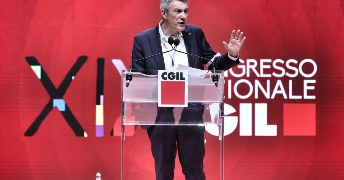 Meloni alla Cgil, Landini: "Ascoltatela", lezione alla platea rossa