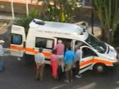 Capri, ambulanza usata come taxi dai medici: è polemica sul web (VIDEO)