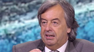 Giuseppe Conte, Roberto Burioni lo smentisce: "Vaccino in arrivo? Italiani trattati come bambini"