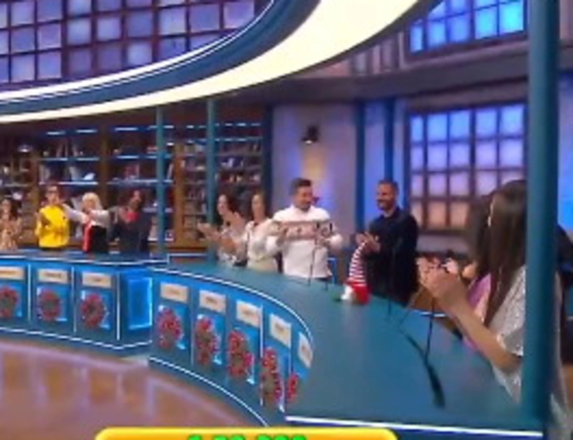 Affari tuoi, "faccio lo...": gelo Herbert Ballerina, De Martino si scusa