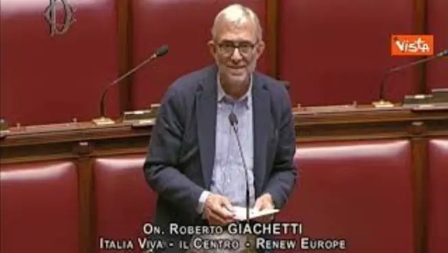 Leggi l'articolo: Giacchetti (Iv) si incatena alla Camera e dichiara sciopero sete: Stop sequestro vigilanza Rai
