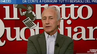 Travaglio contro Meloni: "Disperata, gli italiani si inc***". Ma un sondaggio lo smentisce