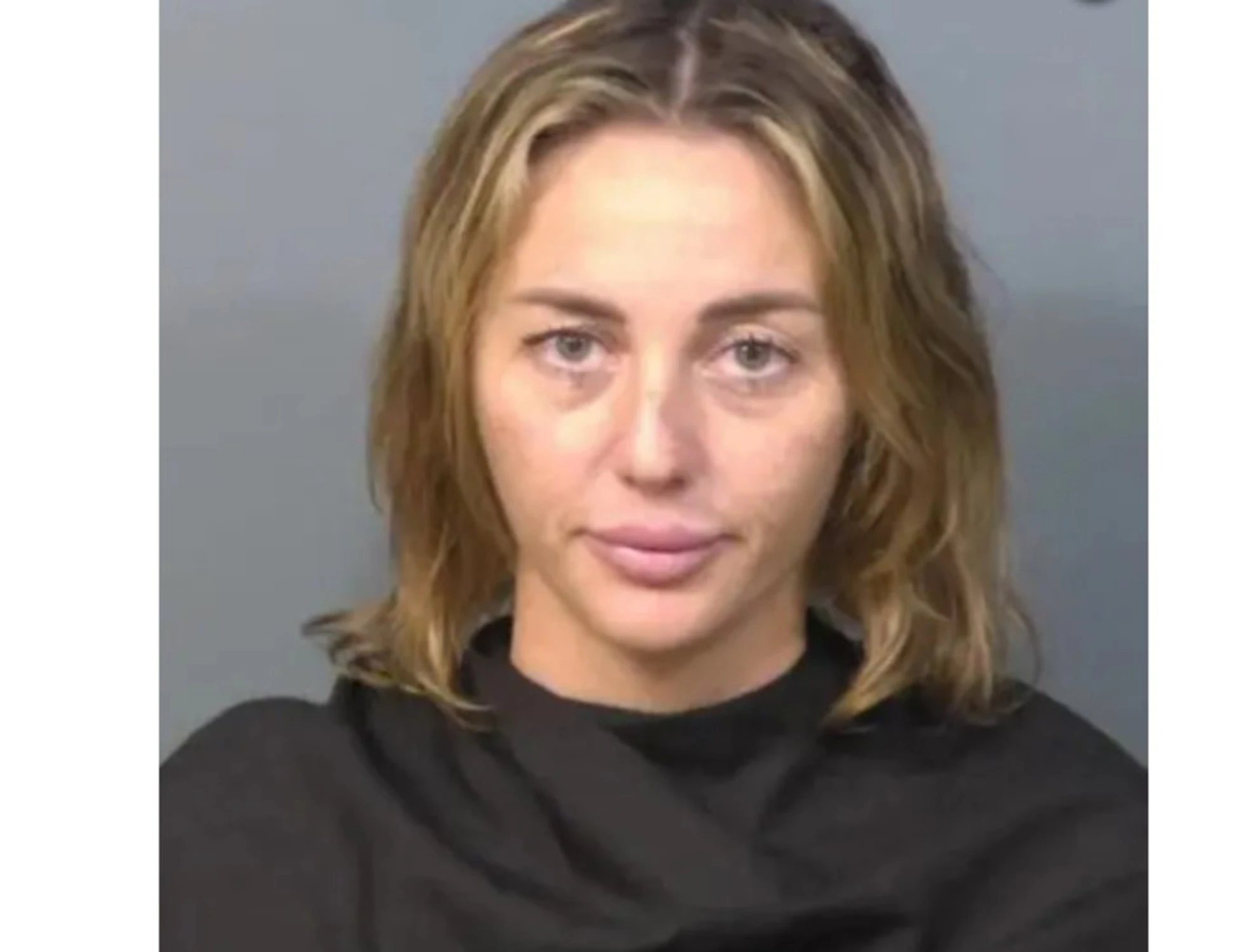 Florida, arrestata e perquisita? Sconvolgente: cosa le cade dalle natiche