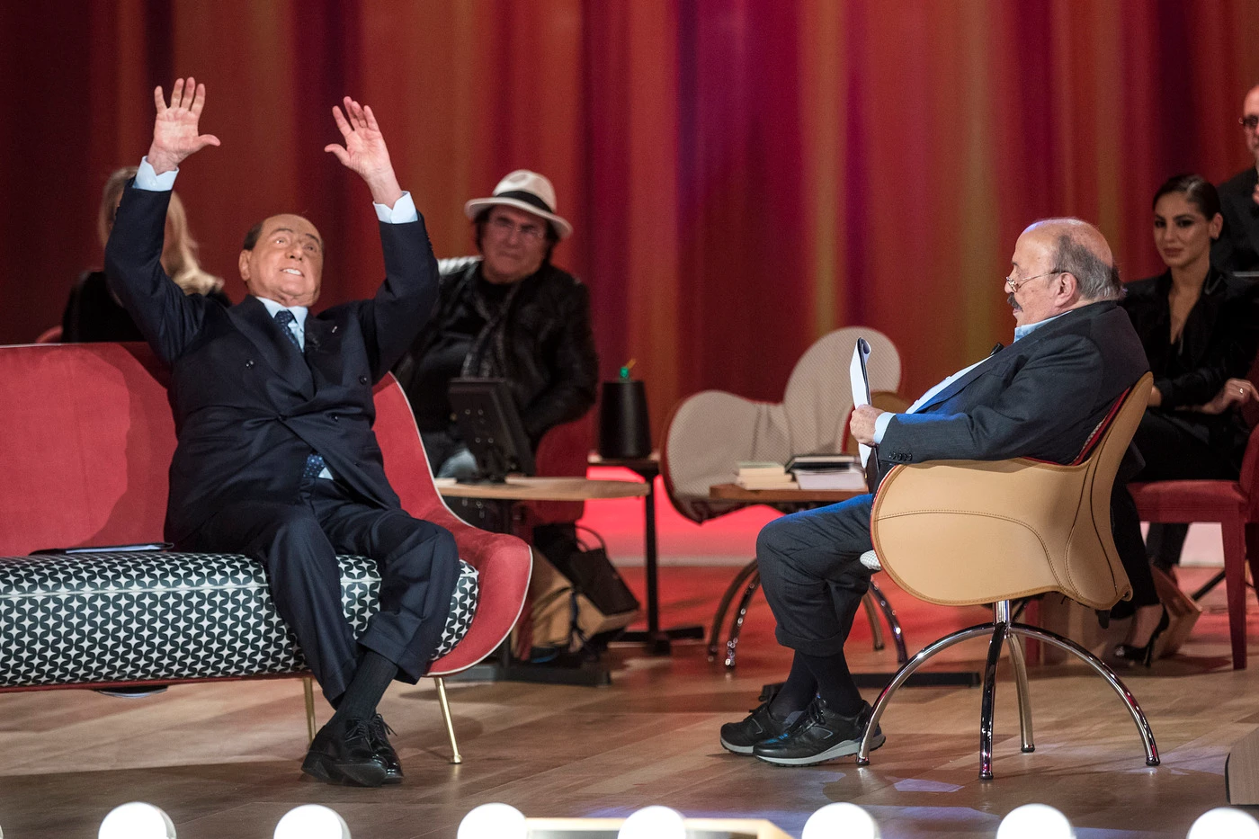 Al Bano Carrisi, agguato a Silvio Berlusconi al Maurizio Costanzo show: il Cav lo gela