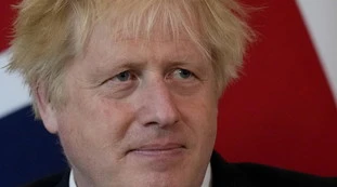 Boris Johnson, "vogliono la sua testa": bufera per la festa in pieno lockdown, le foto che lo incastrano
