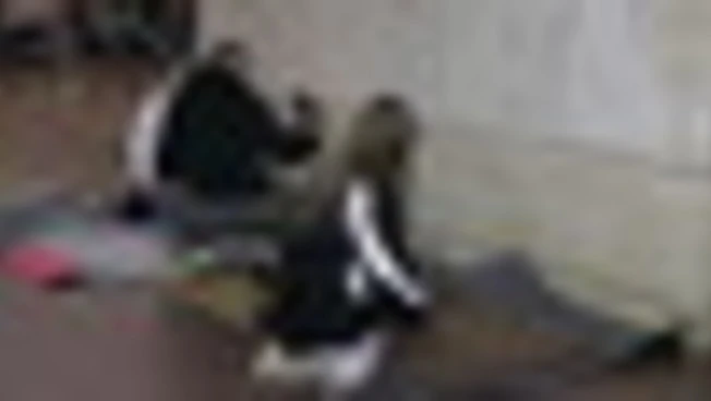 Kiev, notti nel metrò per sfuggire ai raid: "Tutta la città ha paura"