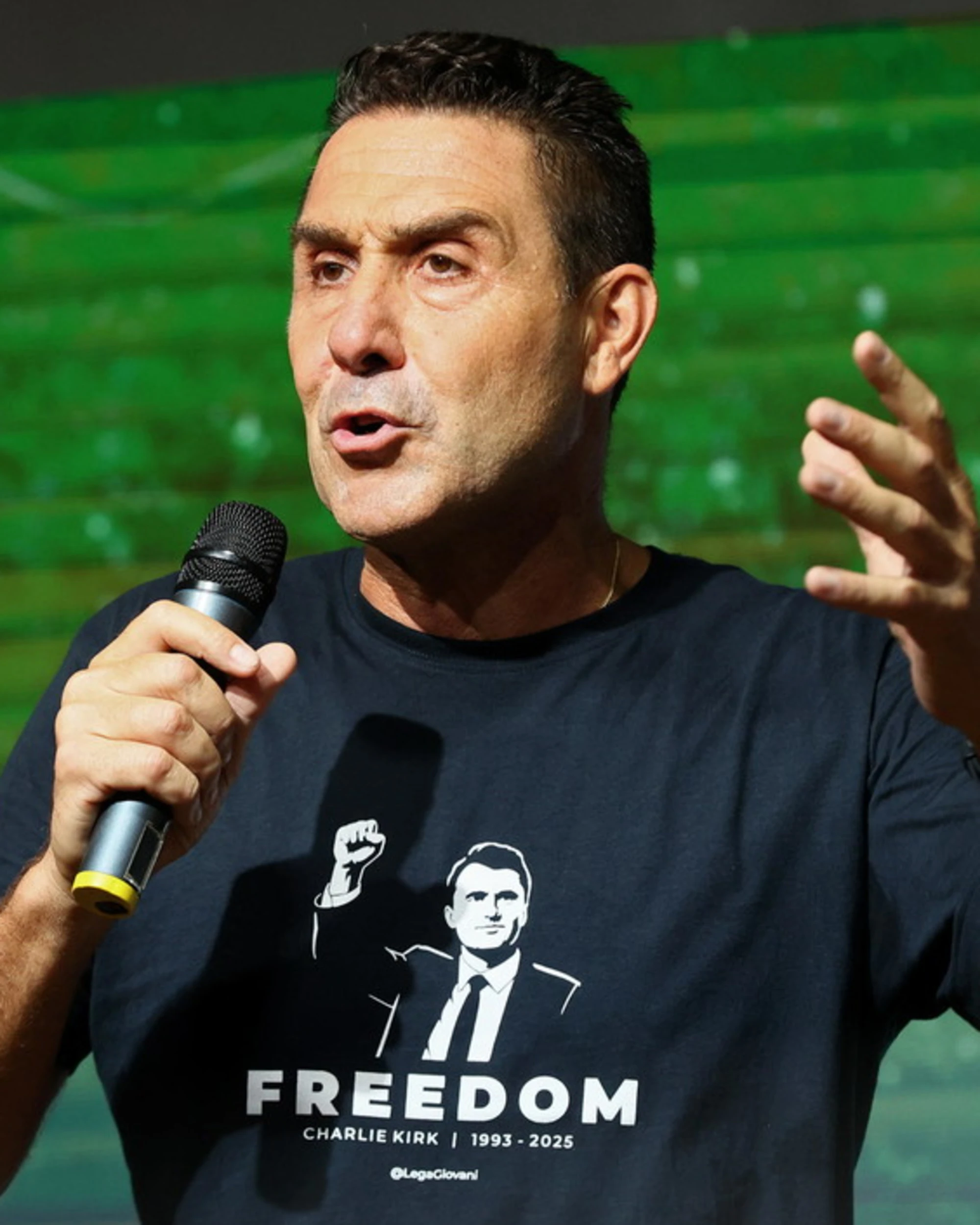 Generale Vannacci, il nome del movimento giovanile fa impazzire la sinistra