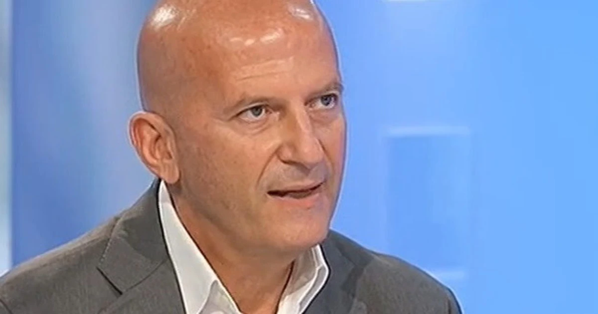 Augusto Minzolini su Campania e zone rosse: "Ho capito tutto, il virus è di destra. La follia di un governo terrorizzato"