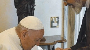 Bergoglio star musulmana: a Damasco lo esaltano, l'Iran lo schiera per attaccare Israele