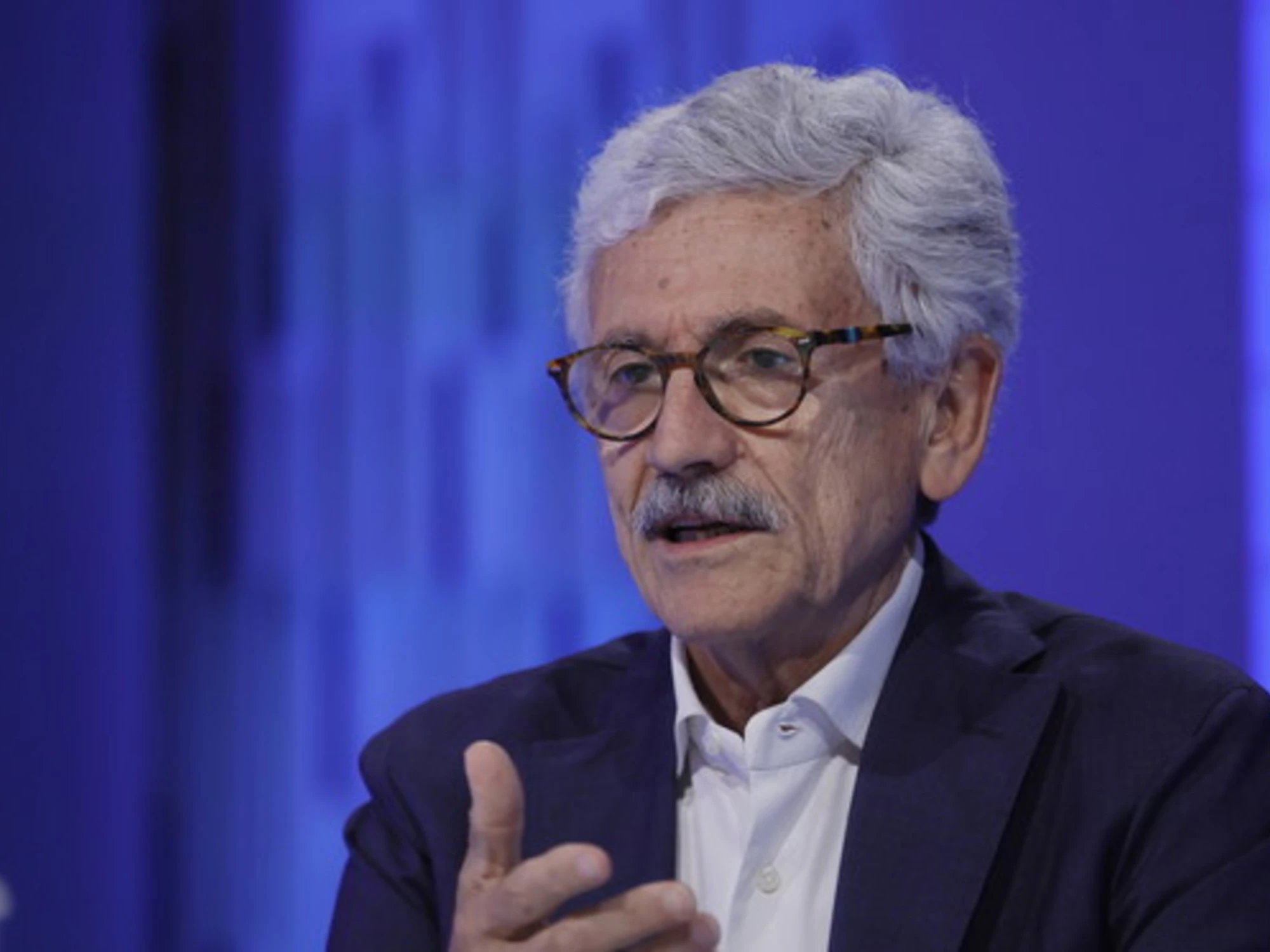 D'Alema choc: "Ci ritroveremo le bombe sui treni"