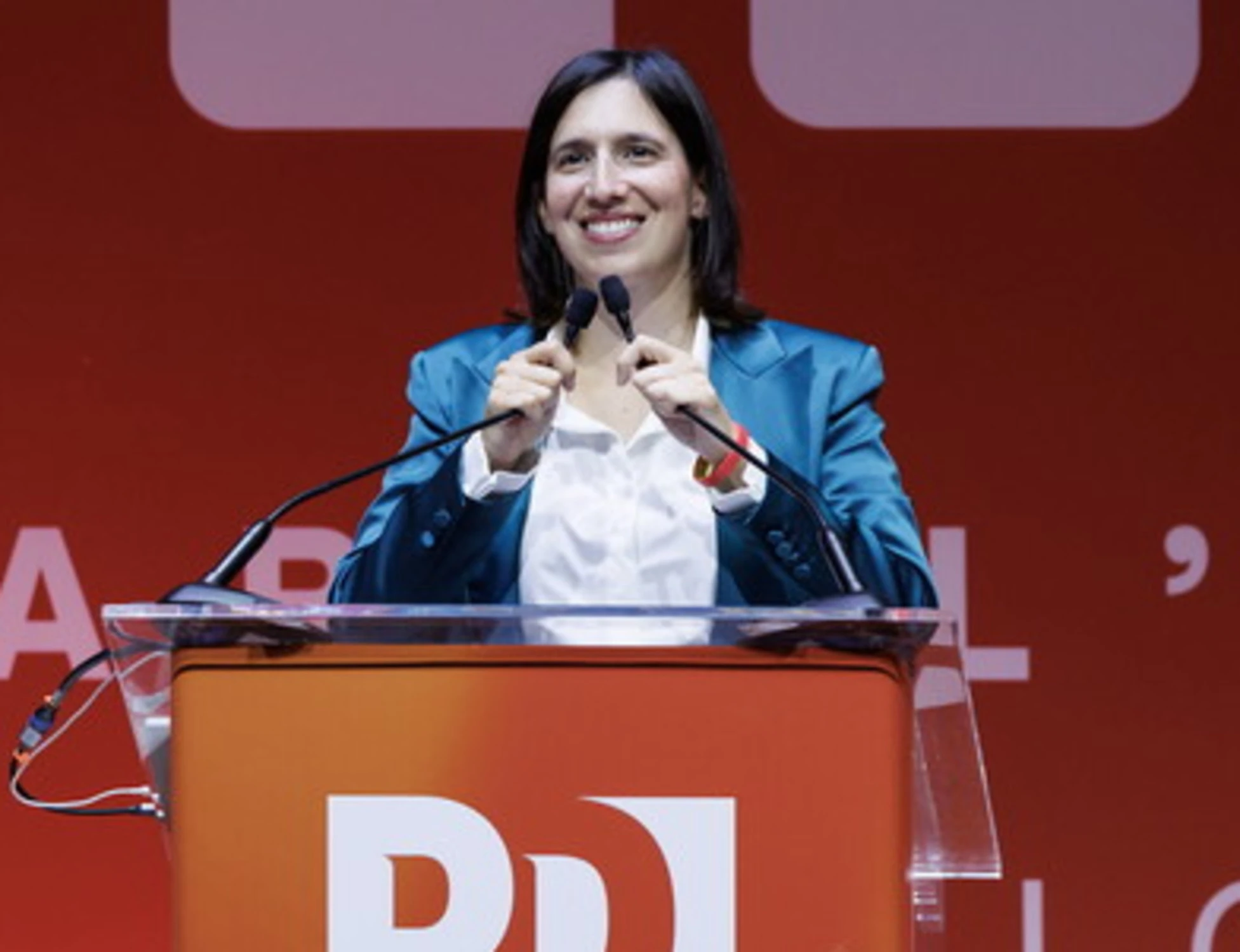 Schlein all'Assemblea Pd, vergogna contro Meloni: "Come usano i violenti"