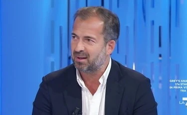 https://media.liberoquotidiano.it/htOo-oPyglnx3cCAh7HT9tpbmqAuf_4Lo8IbOkr5kN8/width:800/quality:90/aW1hZ2VzLzIwMjUvMDkvMTIvMTI1NTM3NTQ2LTllMzVlZTVhLWY1MjgtNDA1ZS1iNmQ5LTRiYTJhMDU4YWZlYi5qcGc.webp