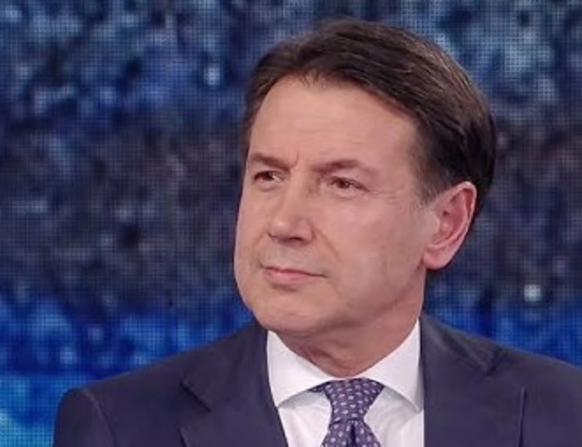 Giuseppe Conte si ricandida premier e dagli alleati solo silenzio