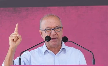 Scuole ghetto, "il pericolo della fuga dei bianchi": Valditara zittisce la sinistra