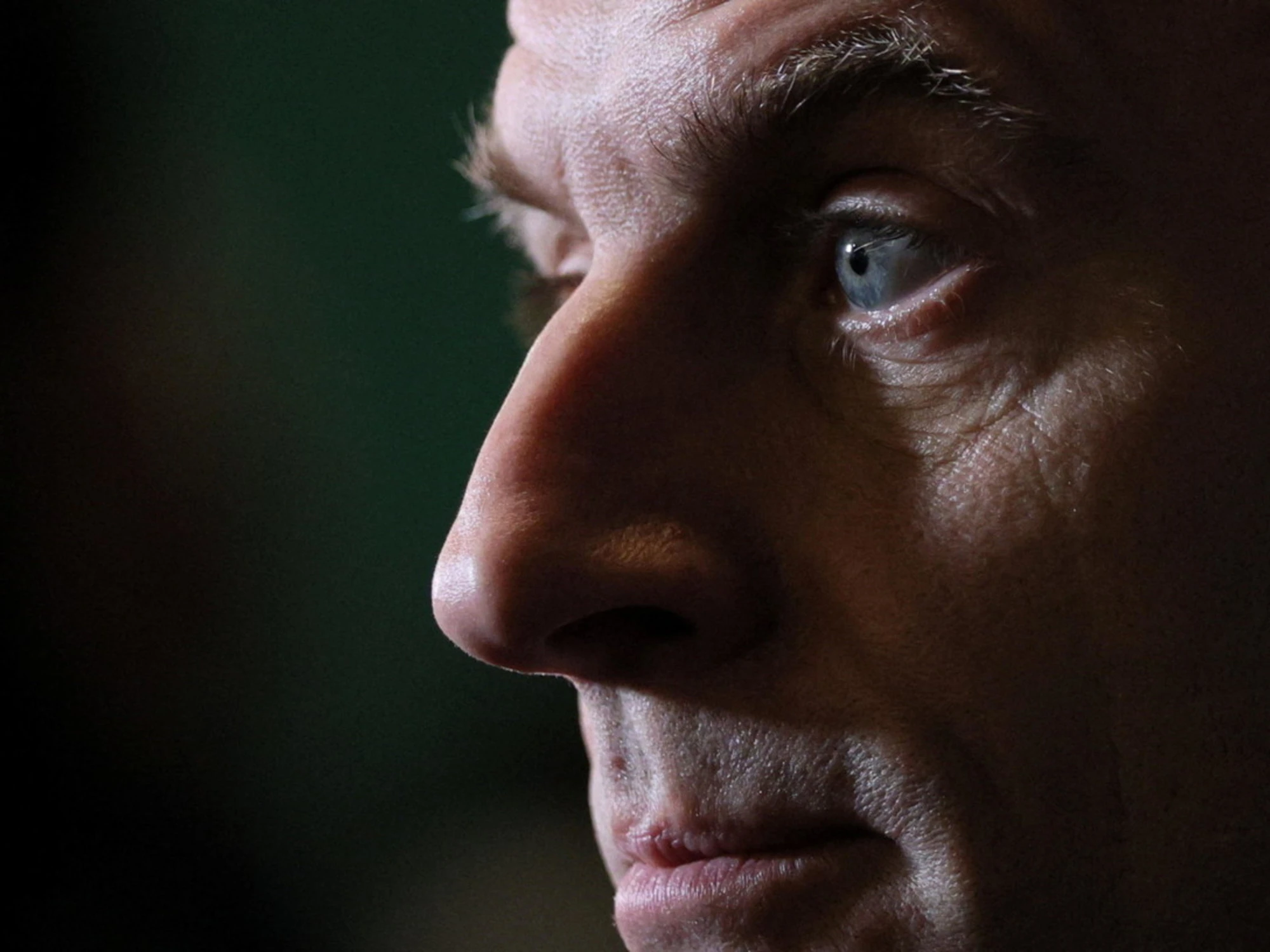 Francia, odio rosso: macronisti pentiti del minuto di silenzio per il giovane di destra