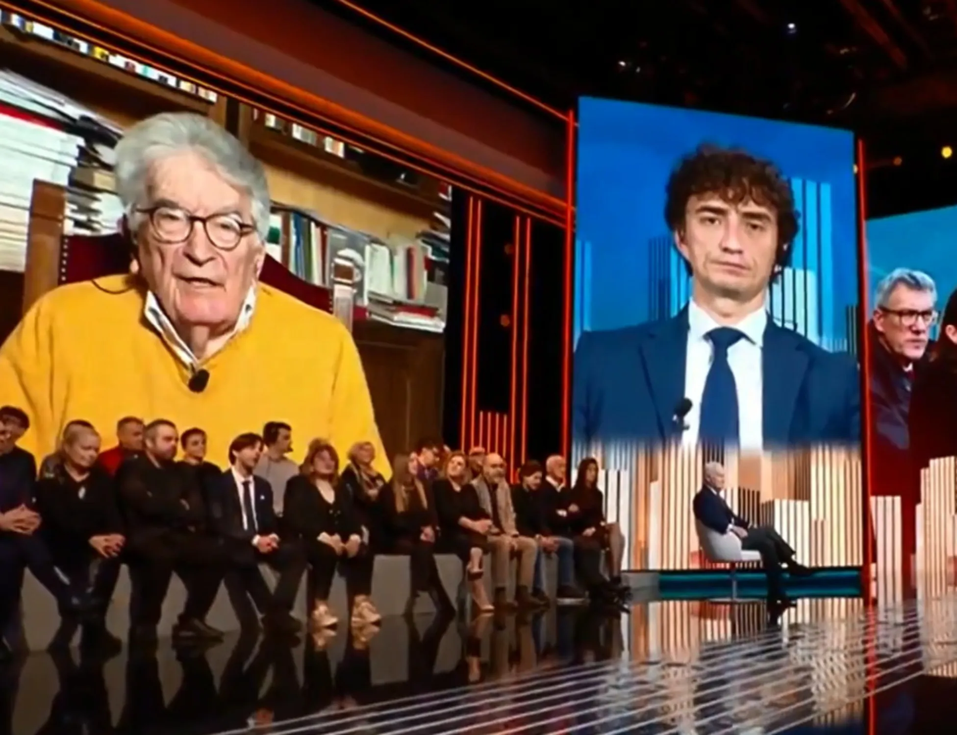 Leggi l'articolo: 'Chi favorir&agrave; la manovra': la sparata di Pasquino