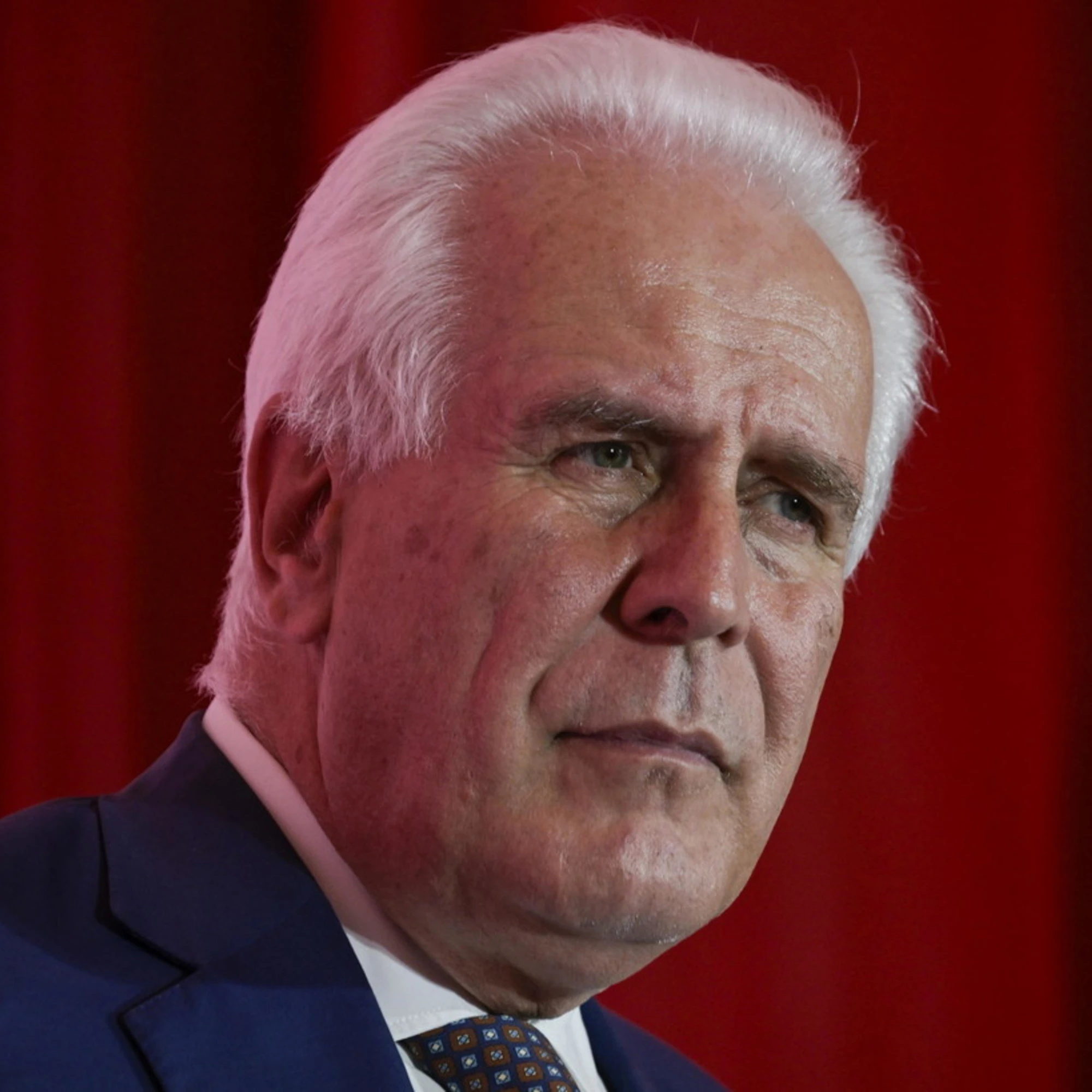 Eugenio Giani è ovunque, ma sul caso della patente ritirata non dice niente