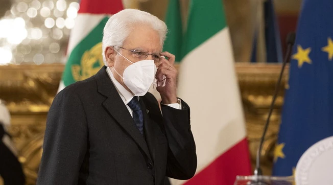 Sergio Mattarella come la Regina Elisabetta? Quirinale, l'indiscrezione pesantissima sul 2 giugno