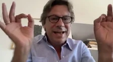 Alan Friedman, "Melania Trump escort una battuta infelice?". Nicola Porro lo smentisce: "Recidivo, ecco le prove"