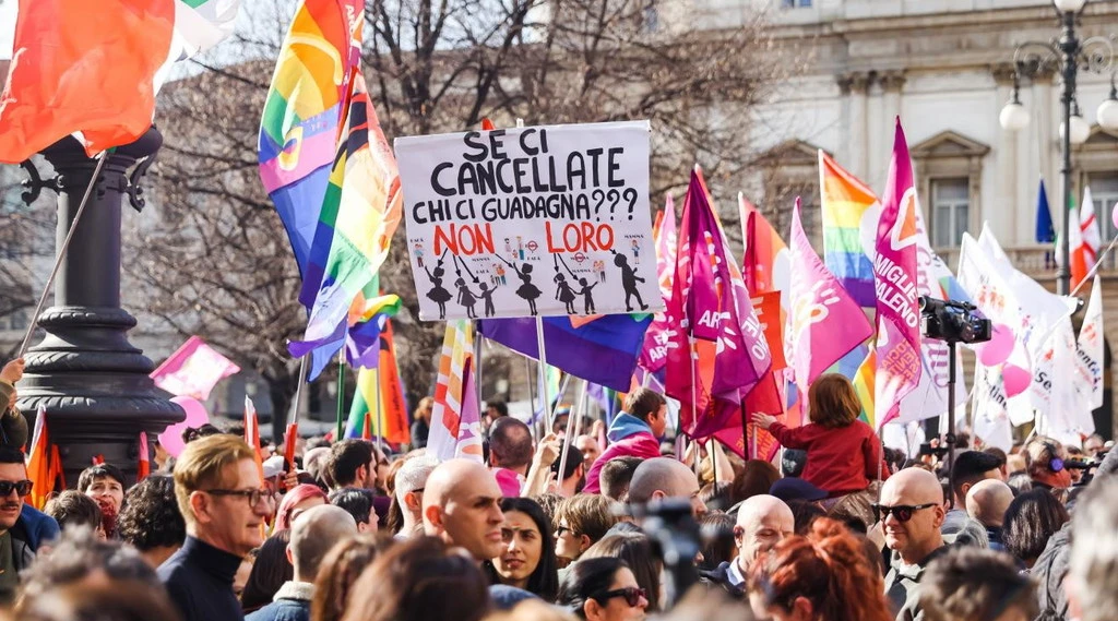 Sala e Schlein a Milano: "Il governo vi vuole umiliare", "Diritti negati"