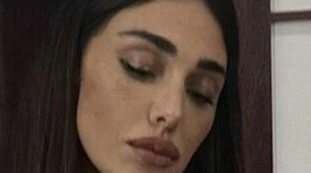 Belen Rodriguez, la foto hot virale: sguardo sensuale e la provocazione