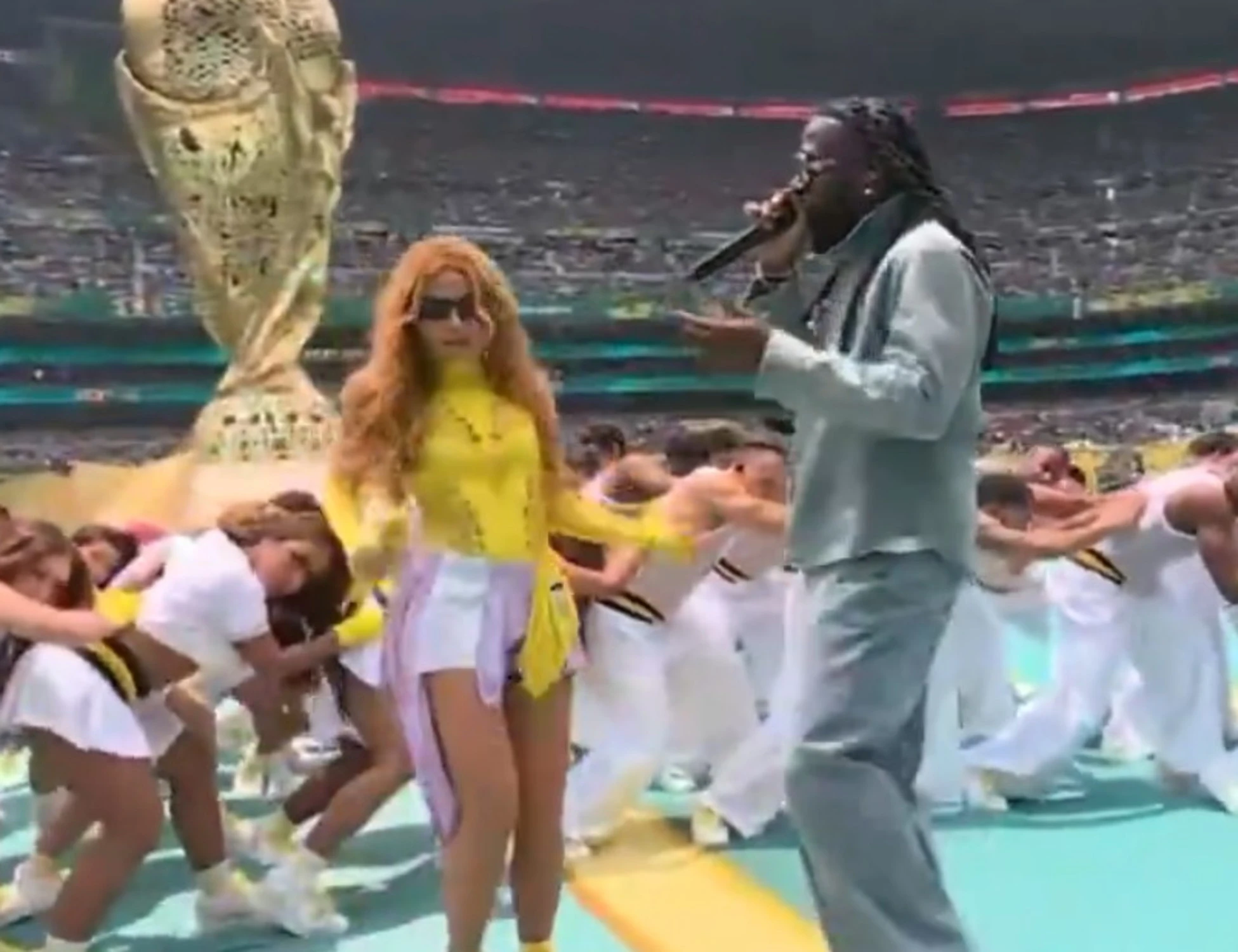 Mondiali 2026, Shakira e il tam tam impazzito: "Quella sul palco non è lei"