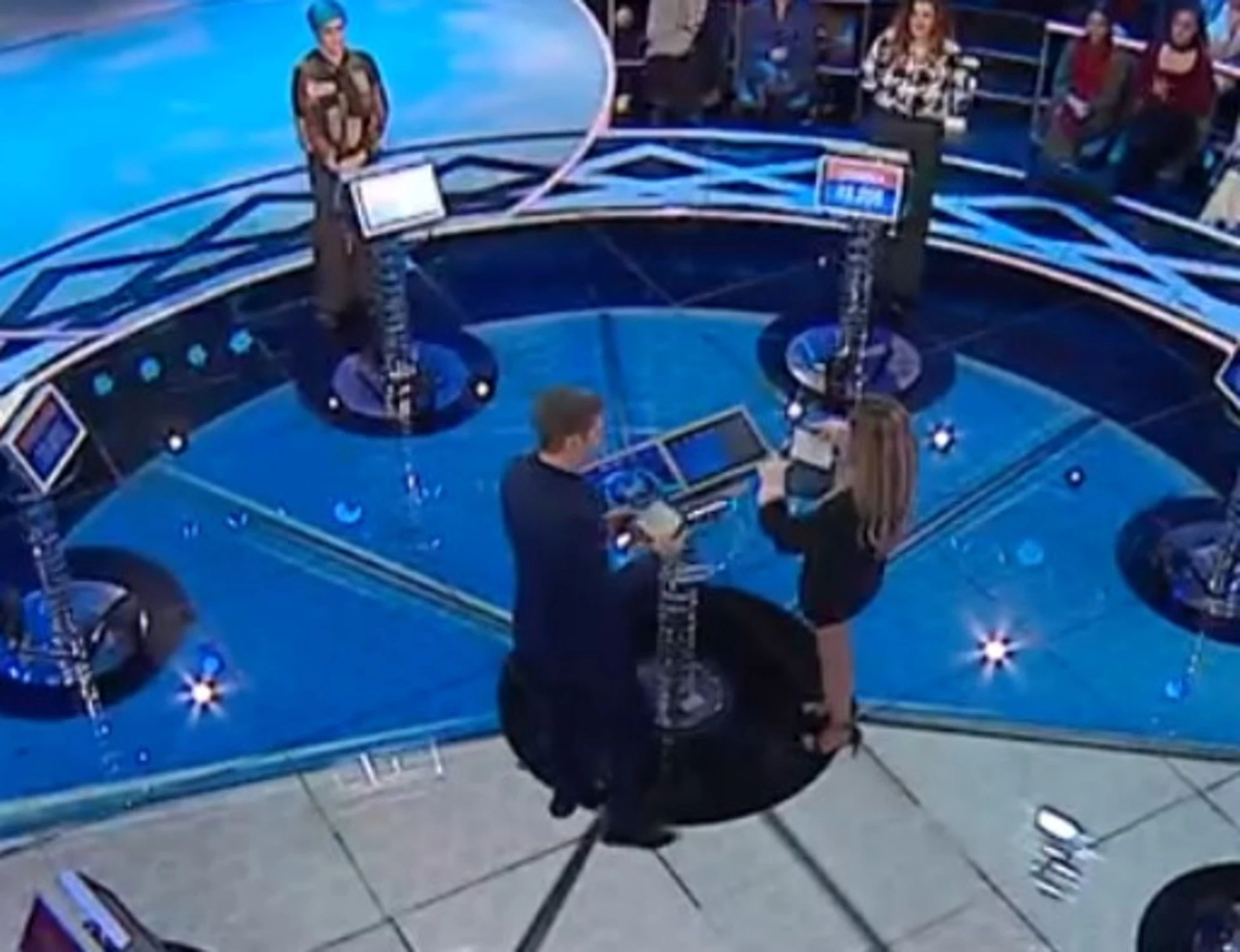 L'Eredità, il dettaglio che scatena il pubblico: "Pilotato"