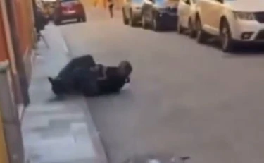 Modena, il video di Luca Signorelli che blocca Salim El Koudri: l'urlo e il coltello