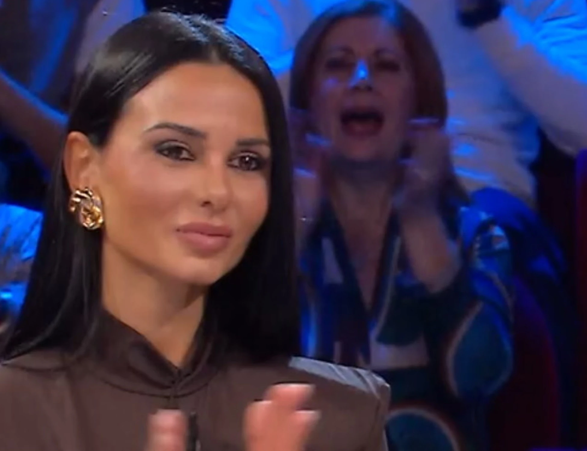 Affari Tuoi, "chi è l'accompagnatrice di Ivan": anche Stefano De Martino sconvolto