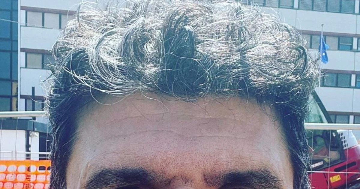 Guido Crosetto, sfregio di Luca Bottura: "Presto altre foto su Novella 2000"