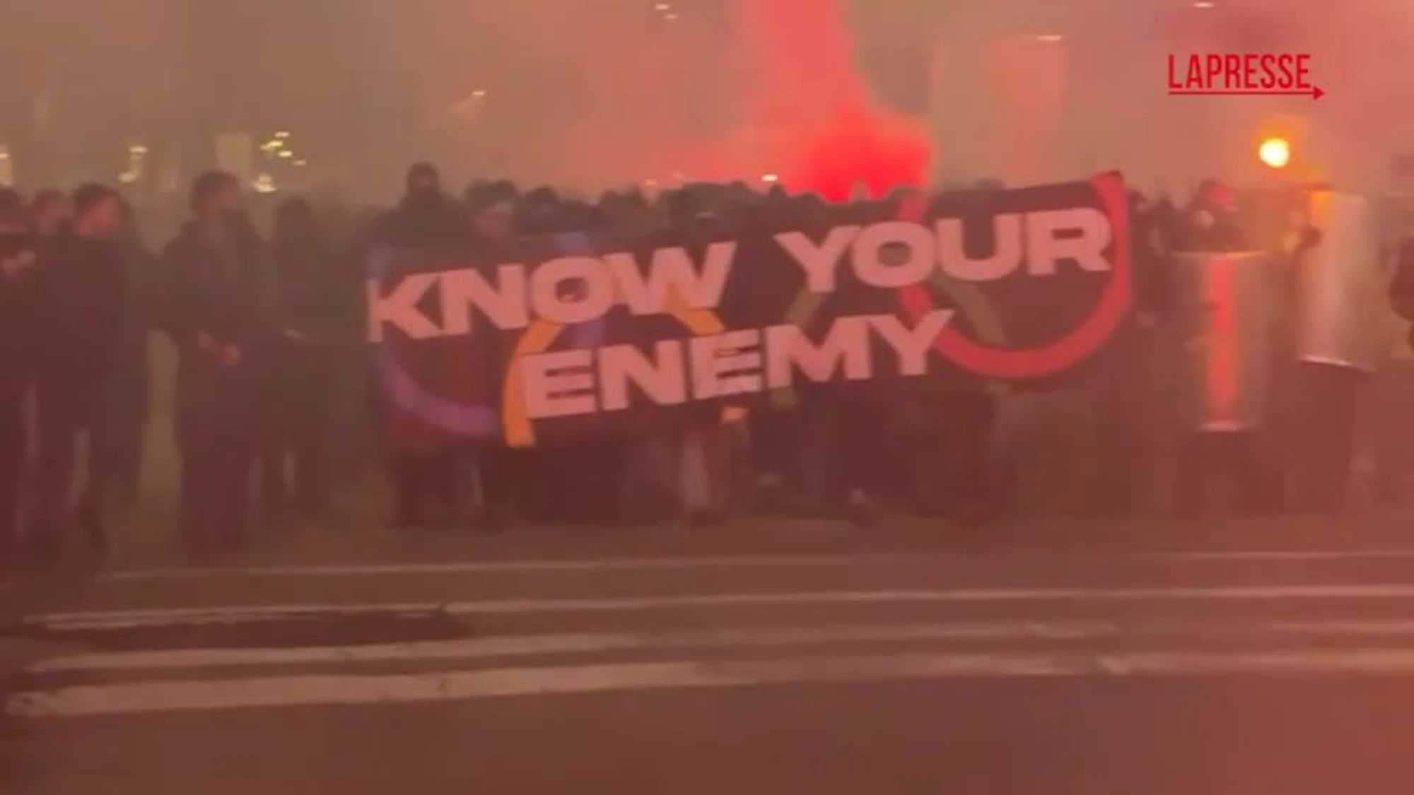 Milano-Cortina, in piazza contro i Giochi: altra vergogna rossa