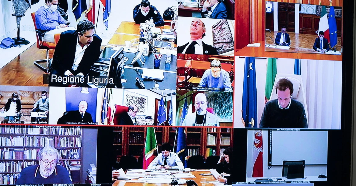 Giuseppe Conte in paranoia, il retroscena: "Dietro i governatori c'è Salvini, spallata e tempesta perfetta"