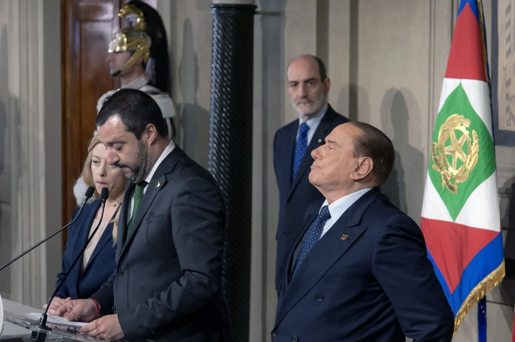 Matteo Salvini e Silvio Berlusconi, il retroscena: l'offerta al Cav per un governo di Lega e M5s