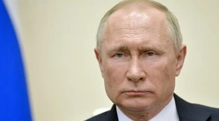 Vladimir Putin "deposto con una rivolta di strada". Khodorkovskij, lo scenario che sconvolge la Russia e il mondo