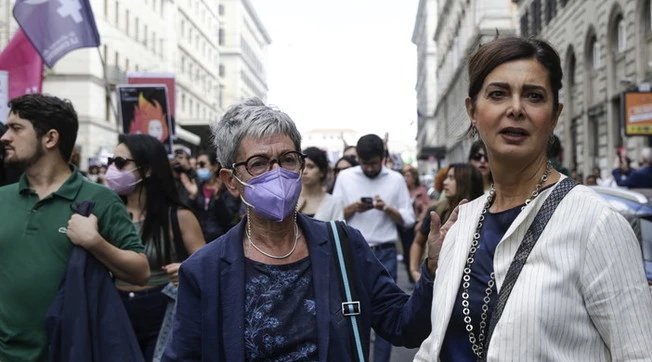 Laura Boldrini umiliata (ancora) in piazza: "Vattene"
