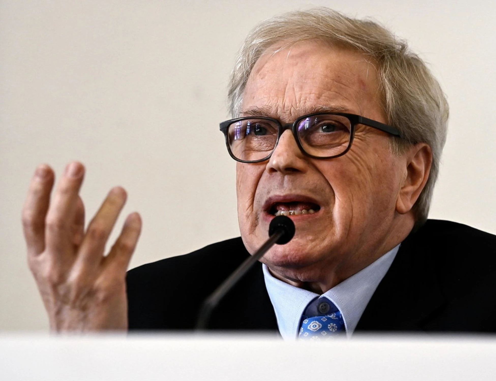 La giornata particolare di Castagnetti e la puntura di Elly
