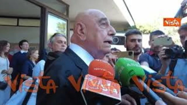 https://media.liberoquotidiano.it/i6QxkKZ3E_b9iCEI37mENLZrm36jeAMzNIOeqSZJ3CU/width:800/quality:90/aW1hZ2VzLzIwMjUvMDkvMDQvMTc0ODEyODk3LWZhYmVkYWNkLTgzN2MtNGZjMi05M2NjLThkZmI2YjhmMjQ2Yi5qcGc.webp