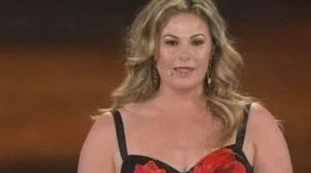 Giorgia Meloni sotto attacco, la Incontrada: "La destra ha problemi"
