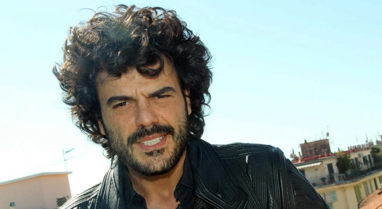 Sanremo 2019, Francesco Renga costretto a scusarsi per la gaffe sulla voce delle donne