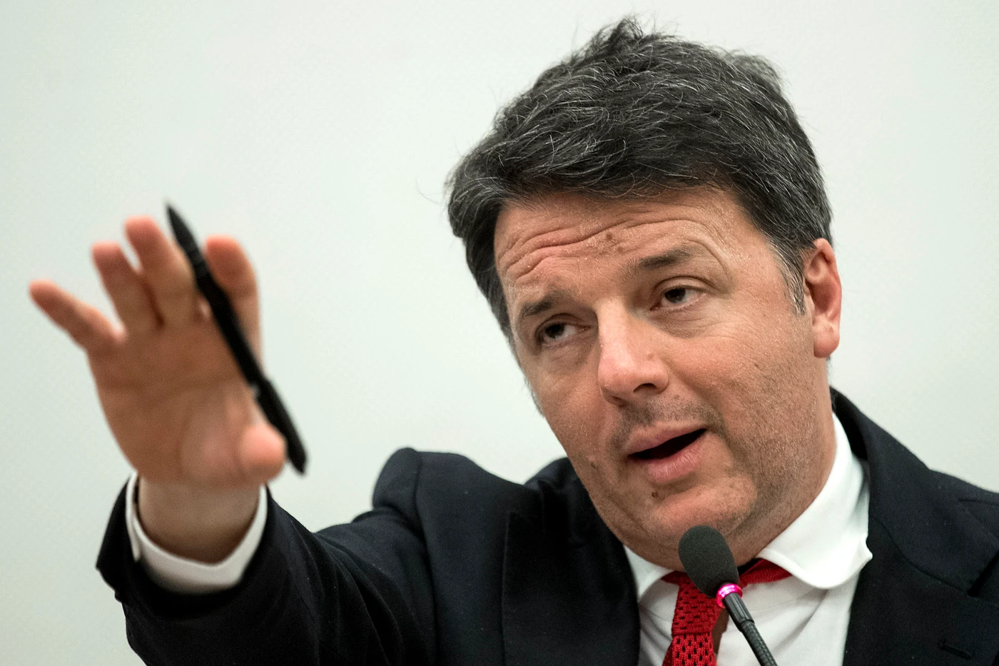 Matteo Renzi, retroscena: via la Bellanova e Bonetti dal governo. "Il mio sogno? Stare all'opposizione"