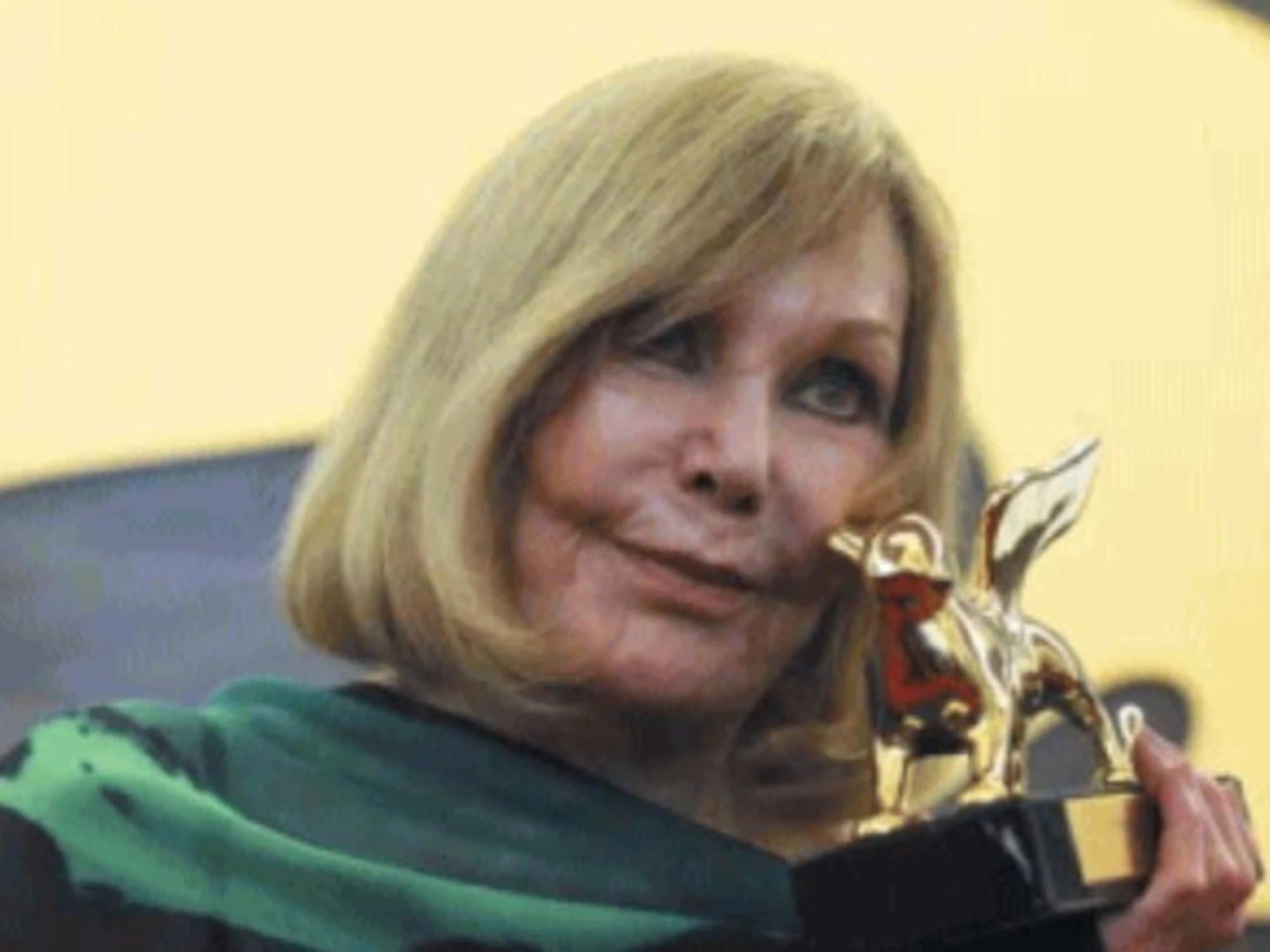 SUL LIDO ARRIVA KIM NOVAK PER RITIRARE IL LEONE D'ORO